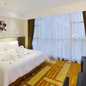 Deluxe Queen Room （Includes Mini Bar）
